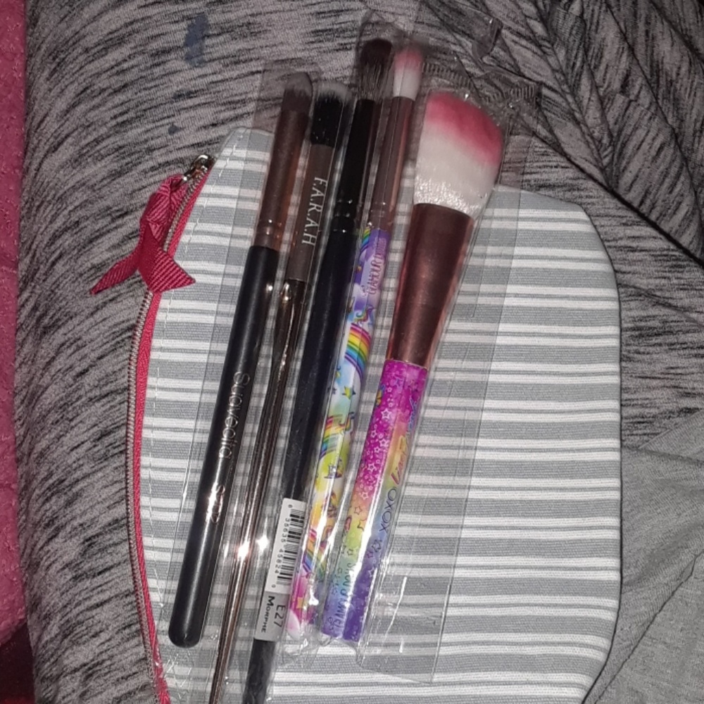 Assorted Makeup Brushes